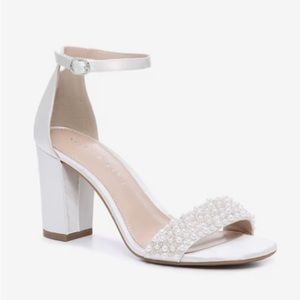 Kelly and Katie Hildie Sandal